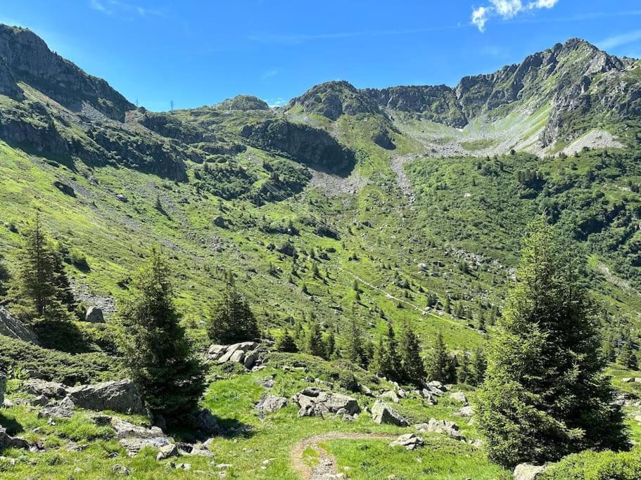 Вилла La Tour En Belledonne Theys Экстерьер фото